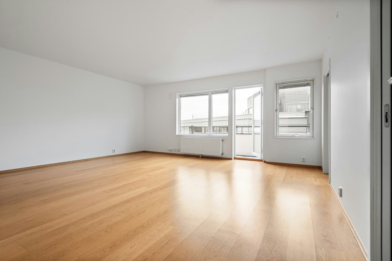 Helle, leere Wohnung vor der Übergabe